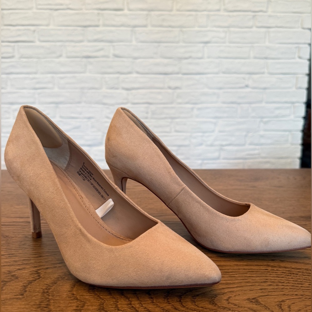 A New Day beige pumps